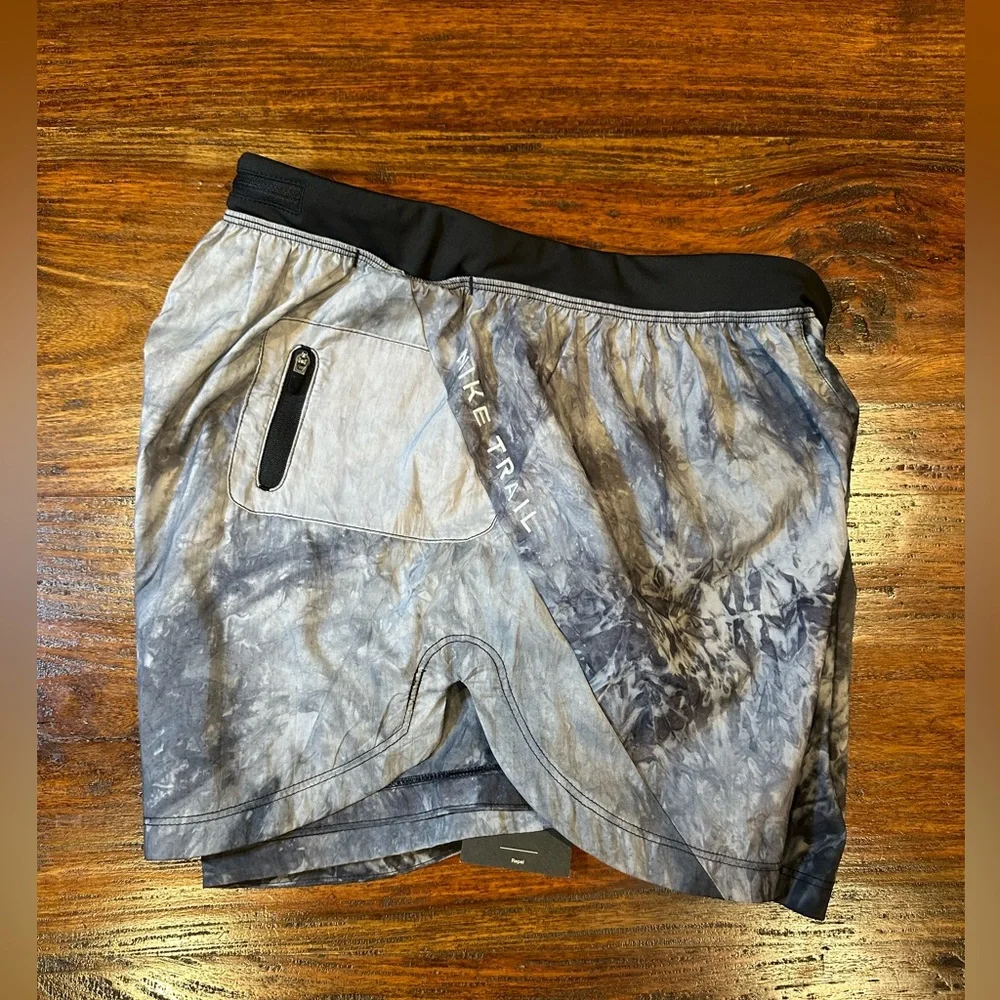 Nike Women’s  Trail Repel Running Shorts  Lined Black/White Size S DX1021-010 - Picture 2 of 11